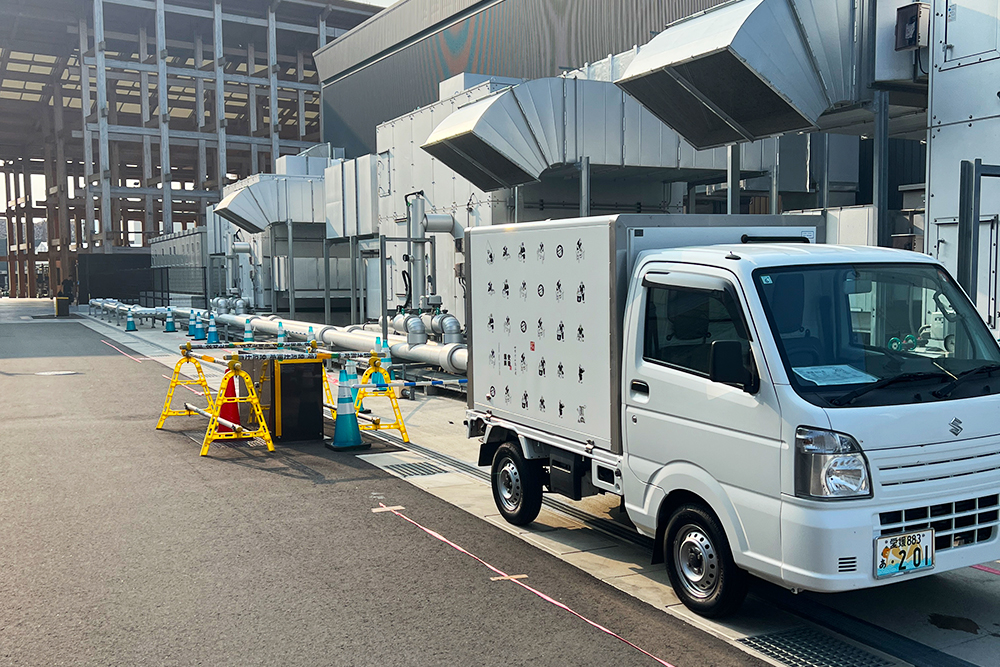 安岡蒲鉾の保冷車